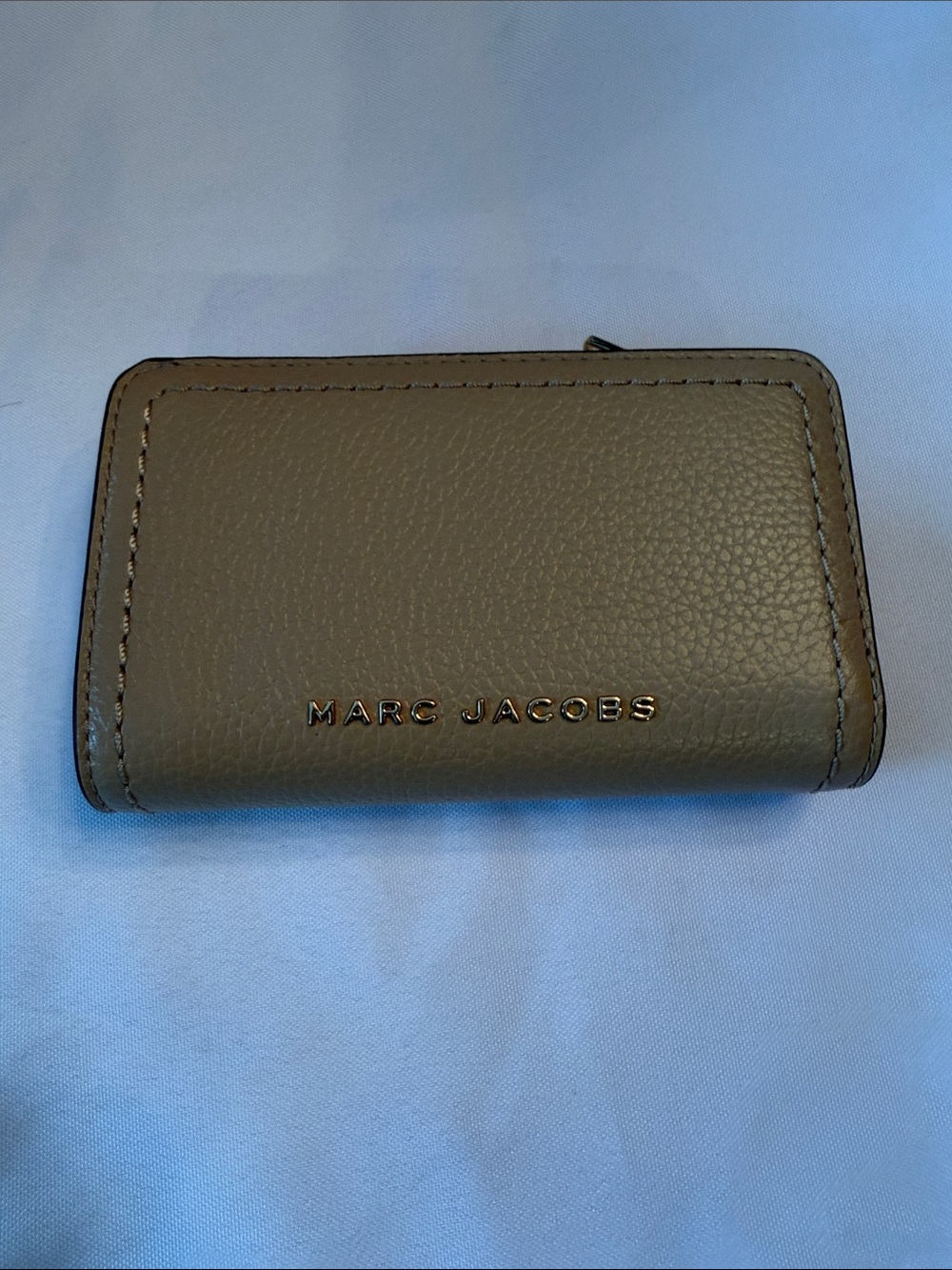 Marc Jacobs Pebbled Leather Zip Key Case - Taupe Gray